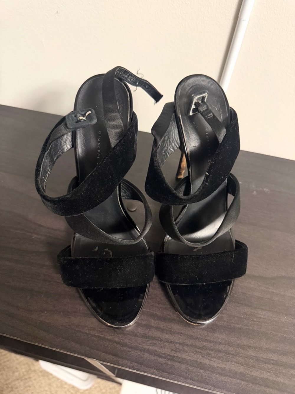 Black Velvet Giuseppe Zanotti